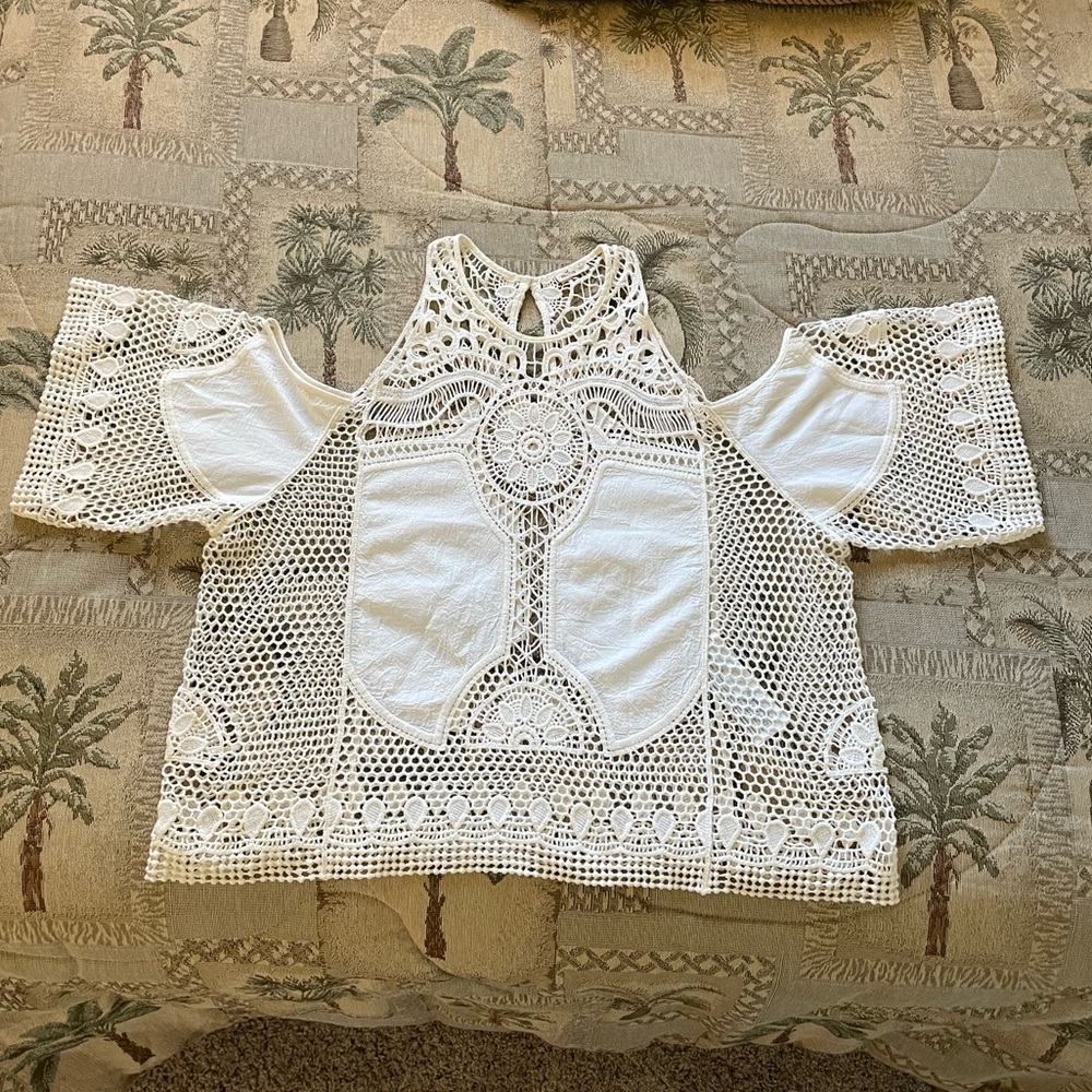 Hollister cold shoulder top M EUC - Picture 6 of 9